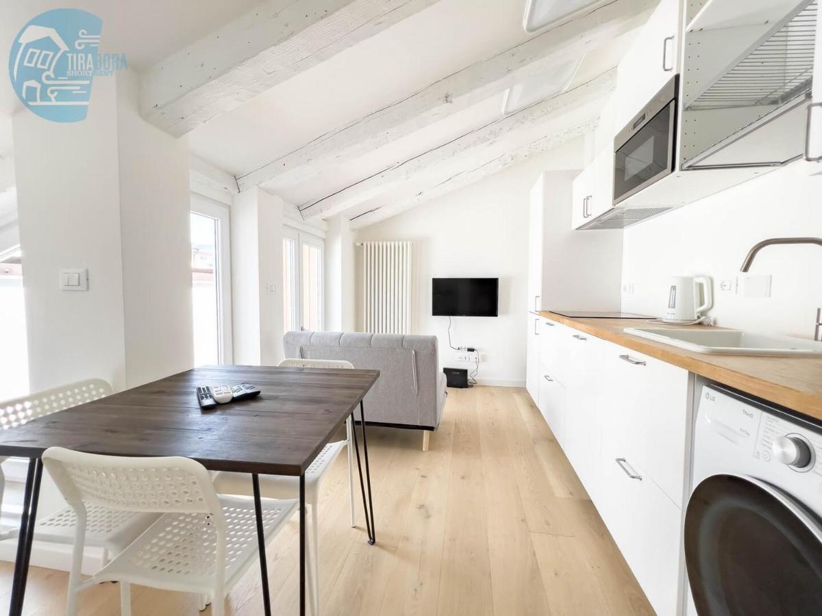 Corridoni 4C Tirabora Short Rent Lägenhet Trieste Exteriör bild