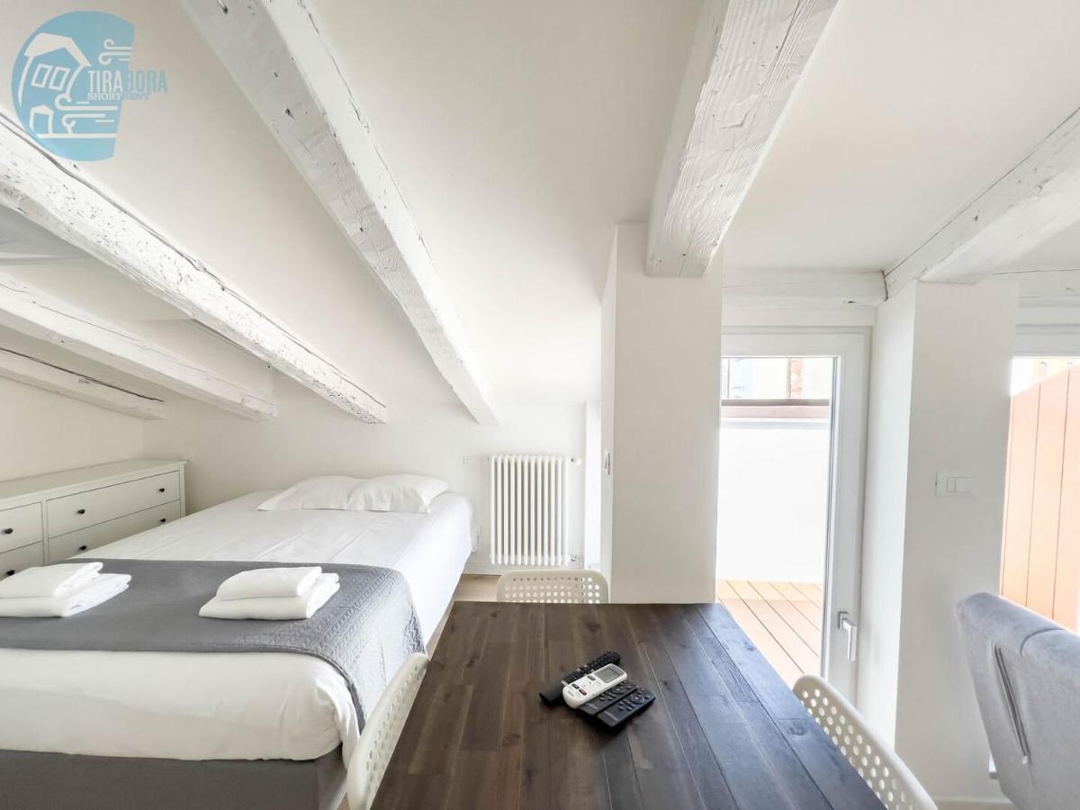 Corridoni 4C Tirabora Short Rent Lägenhet Trieste Exteriör bild