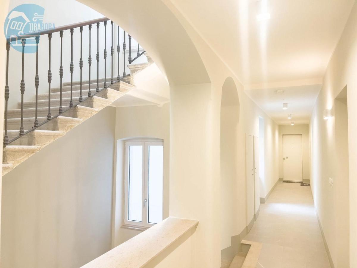 Corridoni 4C Tirabora Short Rent Lägenhet Trieste Exteriör bild